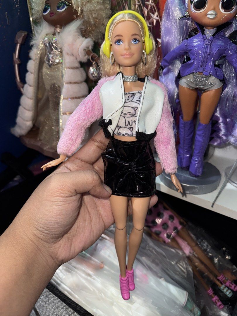 Barbie Extra (Category: Kids Toys) located in Manila. Submitted by ea0113 (Listing ID 1466016121, Image 1). Description: .