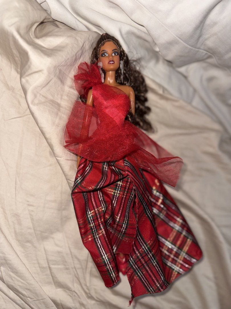 barbie holiday (Category: Designer & Blind Box Toys) located in Quezon City. Submitted by whatthehellywhatthehalleberry (Listing ID 1466011248, Image 1). Description: loc: qc.