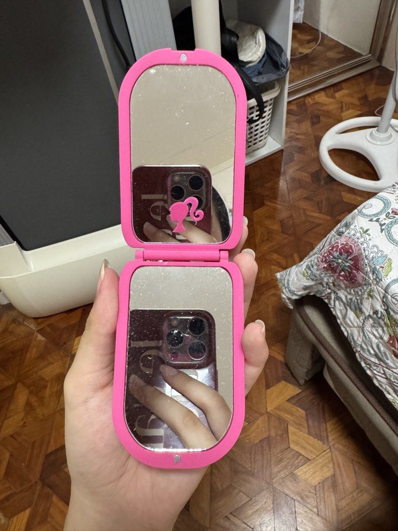 Barbie phone mirror (Category: Mirrors) located in Marikina City. Submitted by elisuet (Listing ID 1466096734, Image 2). Description: .