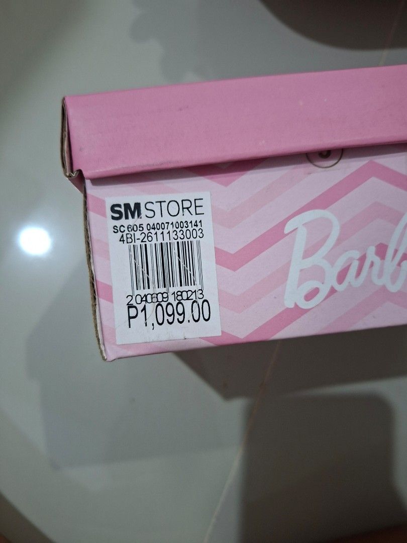 Barbie Pink Glitter (Category: Babies & Kids Fashion) located in Quezon City. Submitted by ronezsaldi02732 (Listing ID 1466059672, Image 3). Description: - Barbie pink glitter toddler mary janes (Size 21) - Adorable flower appliqué on the toe strap - Comfortable low block heel and flower/heart patterned rubber sole - Easy velcro strap closure for quick wear - Includes original Barbie pink shoebox with SM Store price tag.