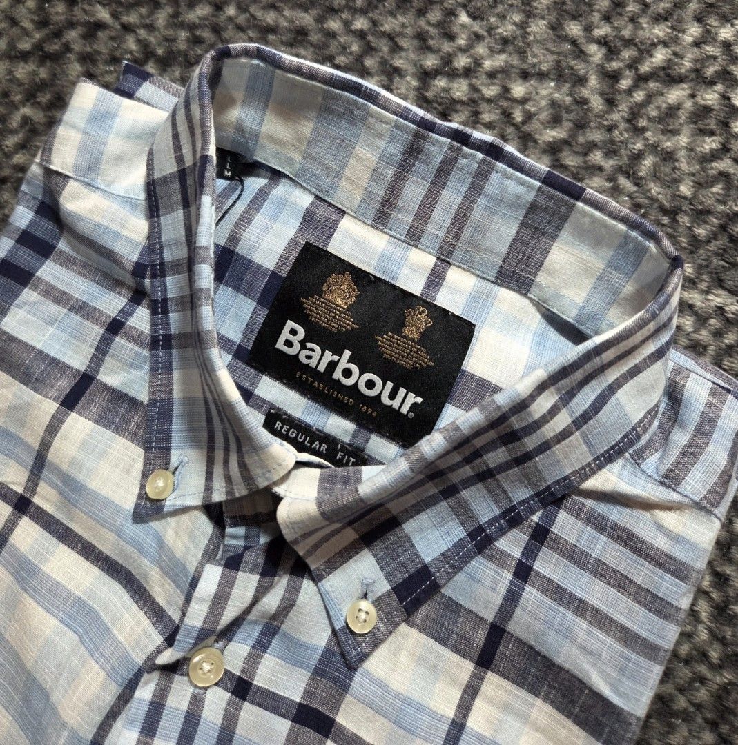 BARBOUR (Category: Activewear) located in Cebu City. Submitted by VeraLaizza (Listing ID 1466051470, Image 3). Description: BARBOUR casual buttons Down Short Sleeve Size:Medium to Large Excellent condition 📩 Thank you..