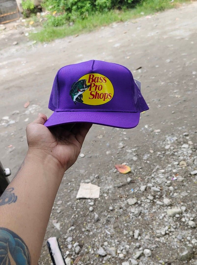 BASS PRO SHOPS MESH CAP (PRINT LOGO) (Category: Caps & Hats) located in Talisay. Submitted by captivating6115 (Listing ID 1466098687, Image 1). Description: AUTHENTIC BASS PRO SHOPS PRINT LOGO MESH CAP MONEY BACK IF PROVEN FAKED.