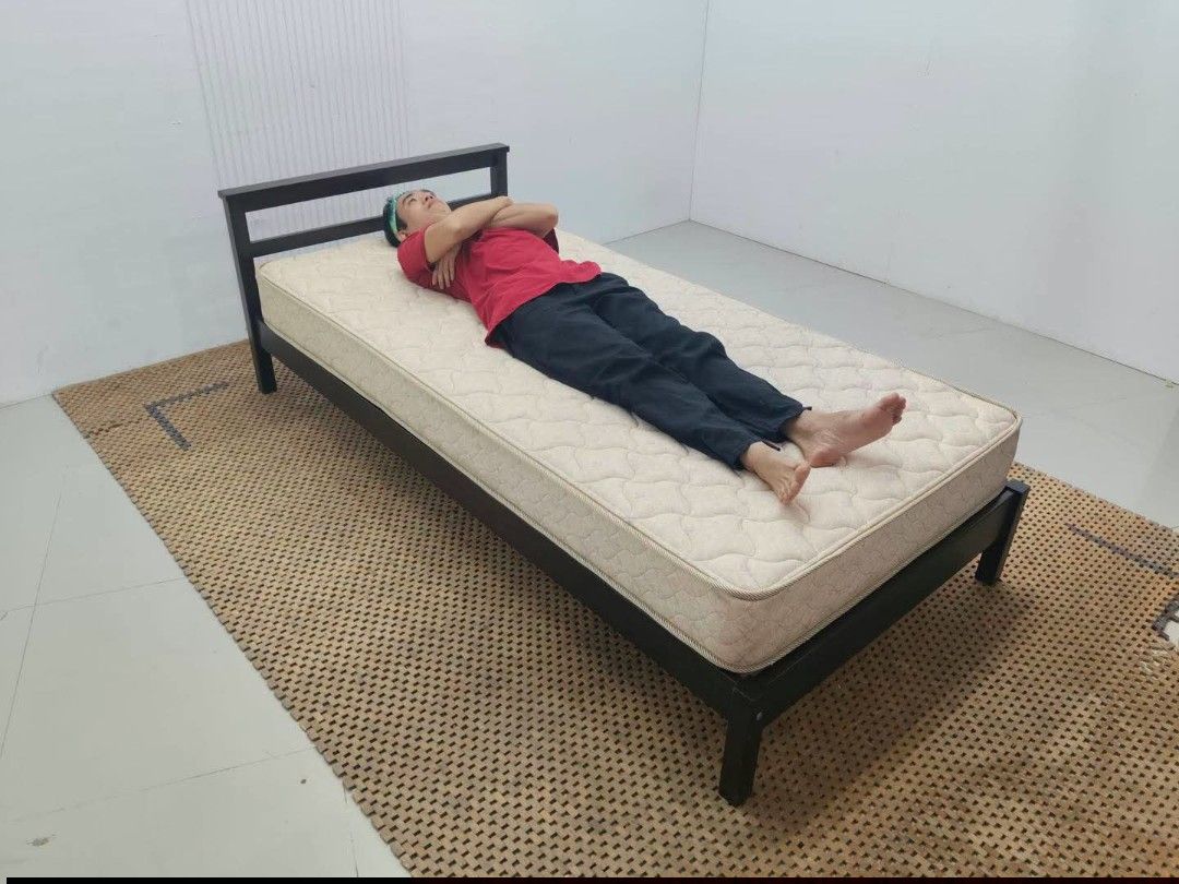 Bed Set (Category: Bed Frames & Mattresses) located in Meycauayan. Submitted by marygracecasimiro (Listing ID 1466155496, Image 2). Description: Platform Type Single Bed Set Price: 9,900 Frame: 40 x 80 x 26/11 Mattress: 38 x 77 x 8 In good condition💚.