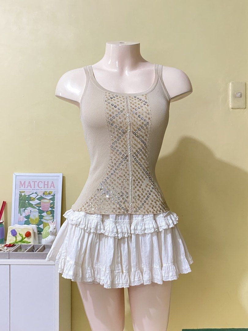 BEIGE SEQUINED TOP (Category: Others Tops) located in Dasmarinas. Submitted by hannah.oakph (Listing ID 1466026336, Image 2). Description: .