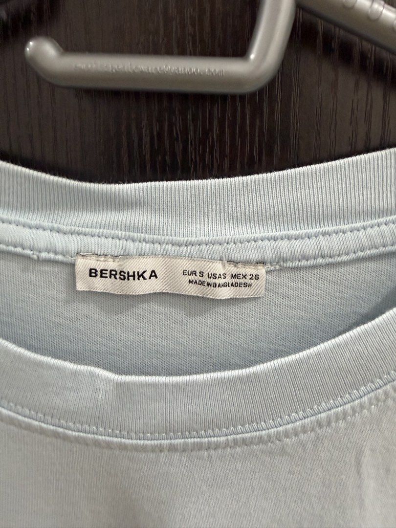 Bershka Printed Tshirt (Category: Shirts) located in Manila. Submitted by kloseta_manila (Listing ID 1466144686, Image 3). Description: Small on tag but best fit medium to large.