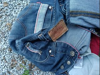 (Category: ) located in . Submitted by gomothriftstore (Listing ID 1465985751, Image 1). Description: .
