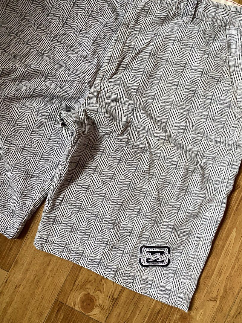 Billabong (Category: Shorts) located in Cebu City. Submitted by wardrobe_ubec (Listing ID 1466038850, Image 3). Description: Y2K Billabong Jorts Measurements : - 36 | Waist - 23 | Lenght Excellent! Authentic✅ PRICE : 699 SHIPPING FEE IS NOT YET INCLUDED. DM📥.