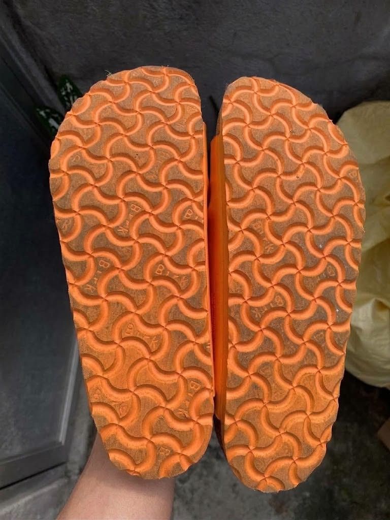 Birkenstock (Category: Slippers & Slides) located in Antipolo. Submitted by vitoneiro_29 (Listing ID 1466133054, Image 3). Description: Authentic pair Prestine condition Size 36 Lady owned For mens and womens.