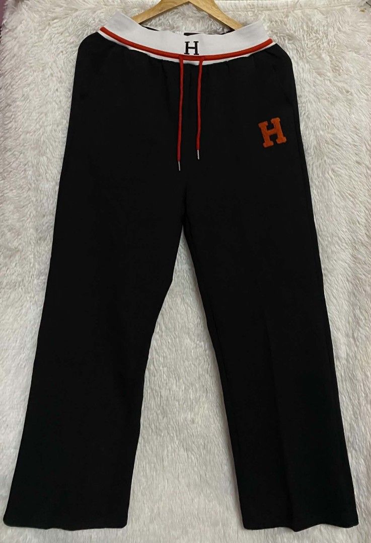 Bkk pants unused (Category: Activewear) located in Manila. Submitted by gutierrez23265 (Listing ID 1465093296, Image 3). Description: BKK BRANDNEW Color: Black pants wide leg with bright orange chenille 'H' patches - Waist: Adjustable red drawstring - Interior: Soft fleece lining for extra warmth - Fit: Standard fit, perfect for casual wear and running errands FREE SIZE M L XL MINE NOW PAY NOW ONLY NO COP OR COD PAYMENT FIXXXXX PRICCCCEEEE NON NE