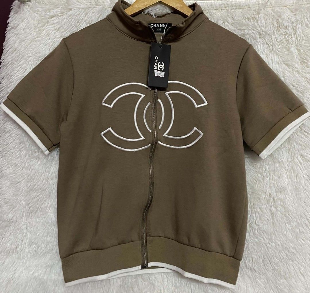 Bkk brandnew top (Category: Sets or Coordinates) located in Manila. Submitted by gutierrez23265 (Listing ID 1465092512, Image 1). Description: BKK BRANDNEW top in a neutral taupe shade. Short-sleeve zip- SIZE FREESIZE M L XL no return no exchange MINE NOW PAY NOW ADD SF NO COP OR COD PAYMENT FIXXXXX PRICCCEEEE NO RESERVATION NON NEGOTIABLE PASSSS SA MGA BAARRRAAATTT below puhunan sale sa makakapagpay lang agad.