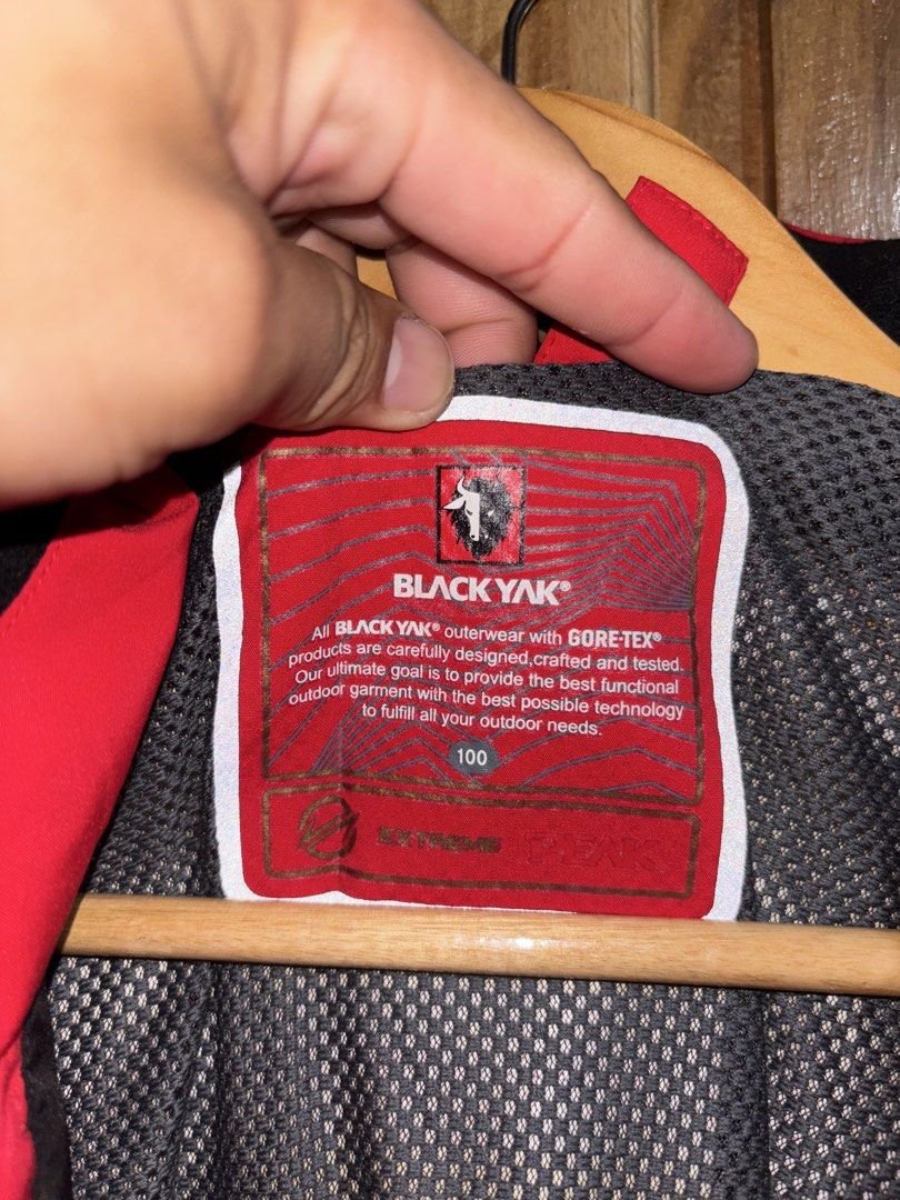 BL ACKYAK WINDBREAKER GORE-TEX SIZE SMALL-MEDIUM (Category: Coats, Jackets and Outerwear) located in Maasin. Submitted by chevyferna66833 (Listing ID 1466102318, Image 3). Description: B L A C K Y A K WINDBREAKER GORE-TEX❤️ SMALL-MEDIUM FITTING LENGTH 24-25.5 WIDTH 20 SLEEVE 28 GOOD CONDITION NEED WASH ONLY MINE 1200.
