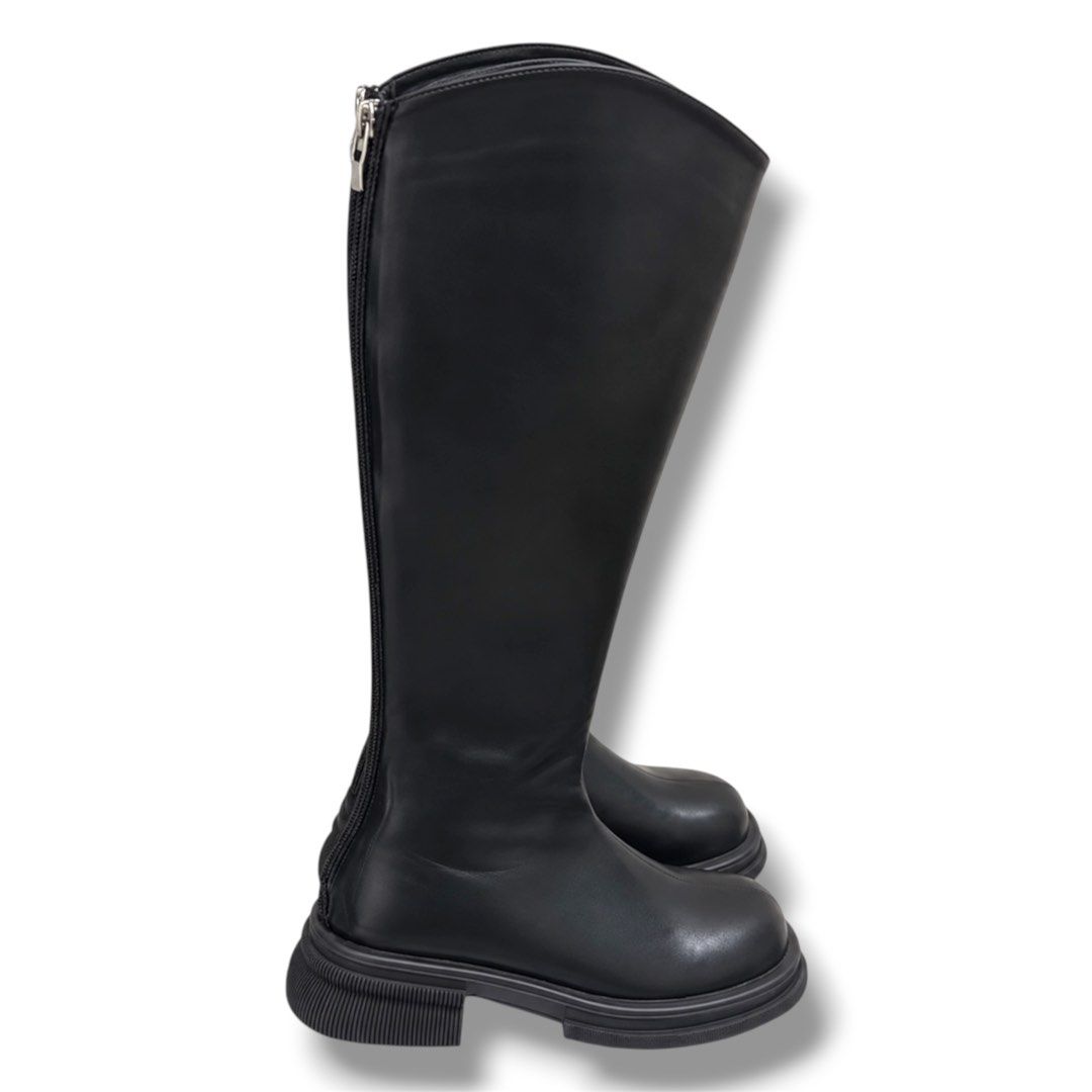Black Knee High Long Boots (Category: Boots) located in Subic. Submitted by cyrelll (Listing ID 1466091182, Image 2). Description: EURO 36 Brand new w/ box.
