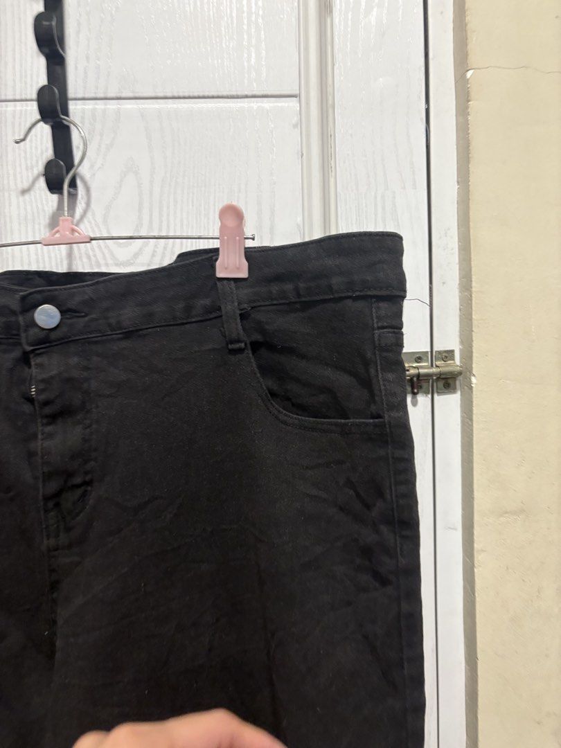 Black denim jeans plus size (Category: Jeans) located in Mandaluyong City. Submitted by shopwithjuu (Listing ID 1466052652, Image 2). Description: Size 44-46 Solid black straight-leg denim jeans with a classic pocket layout, belt loops, and a button-zipper fly. A versatile everyday wardrobe essential that pairs easily with tees and hoodies..