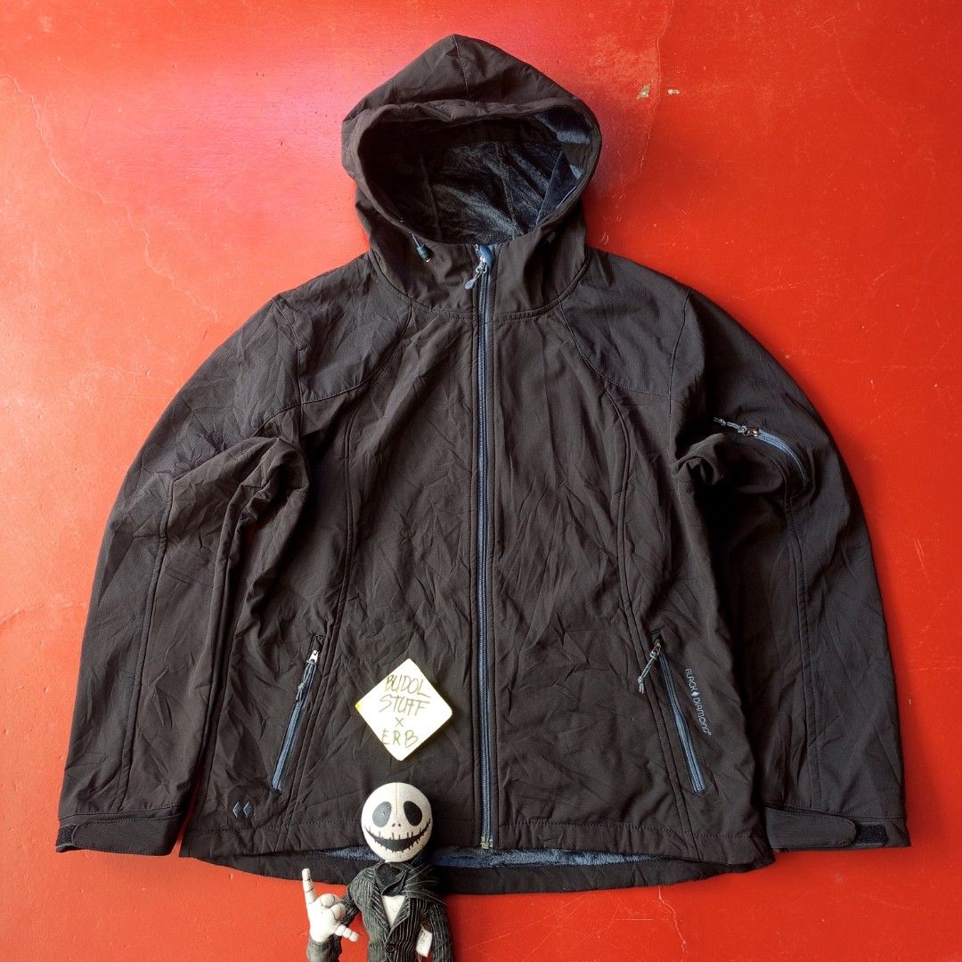 Black Diamond Hooded Softshell Jacket Size XL (Category: Coats, Jackets and Outerwear) located in Naga. Submitted by ErbsXBudolstuff (Listing ID 1466103877, Image 1). Description: Dm PHP 980 Black Diamond women's black fleece-lined softshell hooded jacket with a full-zip front and zippered pockets. XL Length 26 inc Width 22 inc Excellent Condition Minor scratch him part 3 pockets outside 4 Pockets inside Water Repellent.