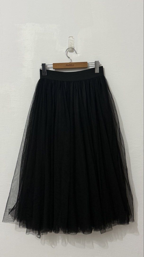 Black garterized tulle mesh skirt (Category: Skirts) located in Cordova. Submitted by thedecluterrer (Listing ID 1465992645, Image 1). Description: Waist 28-36 Length 32.