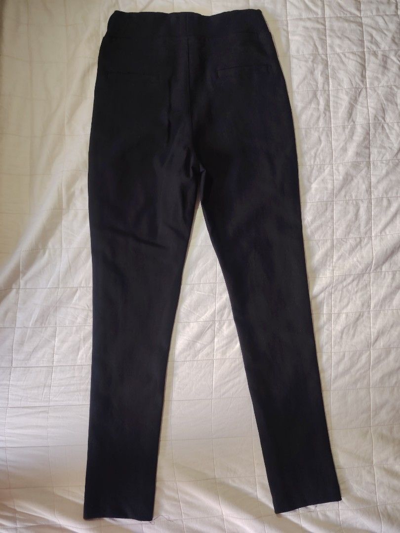 Black High-Waisted Treggings (Category: Jeans) located in Tarlac. Submitted by your_finds (Listing ID 1466031905, Image 2). Description: Description: - Color black - 2 pockets Condition: 10/10 / Excellent condition Medida size (inch) Waist: 24-26 Length: 35.5.