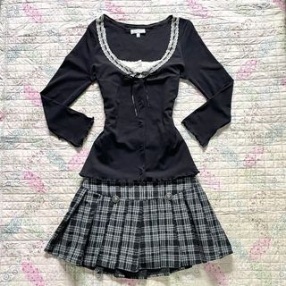 (Category: ) located in . Submitted by ribbons.by.belle (Listing ID 1466058010, Image 1). Description: .
