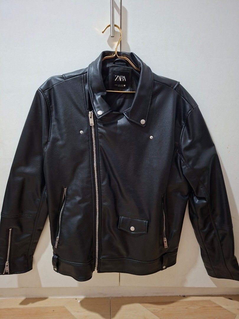 Black leather jacket Zara (Category: Coats, Jackets and Outerwear) located in Quezon City. Submitted by clairy_fairy (Listing ID 1466154229, Image 1). Description: .