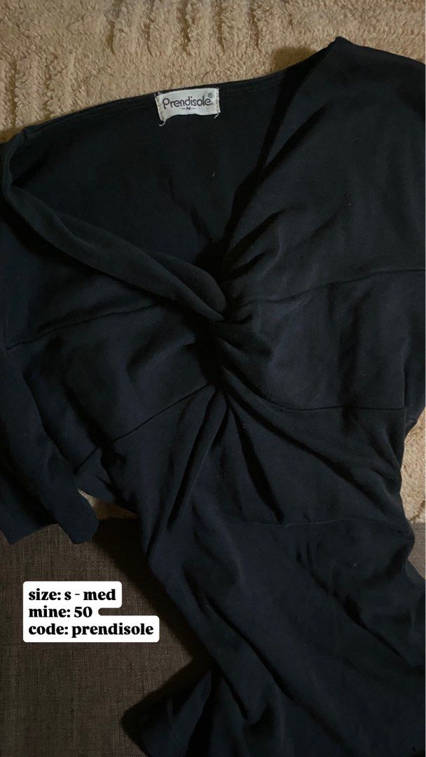 Black Prendisole Top (Category: Blouses) located in Siniloan. Submitted by klo.zettefinds (Listing ID 1465961598, Image 2). Description: - high quality - front middle knot accent .