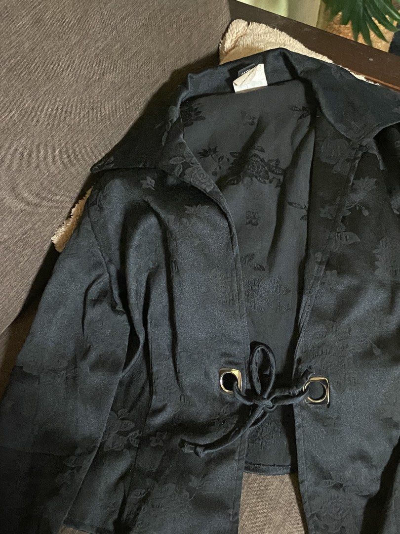 Black Prima Donna Long Sleeves (Category: Coats, Jackets and Outerwear) located in Siniloan. Submitted by klo.zettefinds (Listing ID 1465958397, Image 2). Description: - really good outer layer for clothes - can be a statement piece for outfits - vintage .