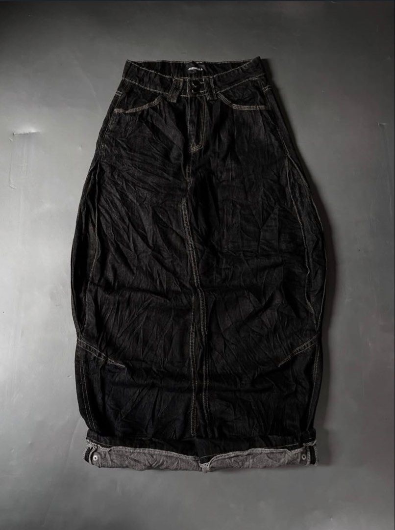 BLACK RAW DENIM BAGGY PANTS (Category: Jeans) located in Bacolod City. Submitted by thriftclothes_777 (Listing ID 1466081234, Image 1). Description: MEASUREMENTS INCHES waist: 28 length: 41 thigh: 14 hem: 11 condition: 10/10 issue: none already washed.