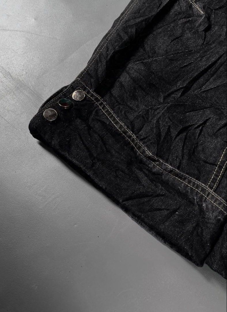 BLACK RAW DENIM BAGGY PANTS (Category: Jeans) located in Bacolod City. Submitted by thriftclothes_777 (Listing ID 1466081234, Image 3). Description: MEASUREMENTS INCHES waist: 28 length: 41 thigh: 14 hem: 11 condition: 10/10 issue: none already washed.