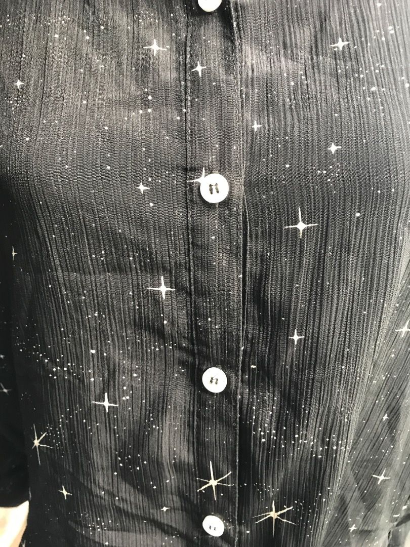 BLACK STAR GALAXY LONG SLEEVES TOP (Category: Longsleeves) located in Marikina City. Submitted by minimalistmanila (Listing ID 1466013321, Image 2). Description: BLACK STAR GALAXY TOP ✨Bought in Singapore • Condition: Never worn • Size: Medium Original Price: P1,999 if converted 🏷️ My Price: P999 🔴 No additional pictures will be provided. Lowballers will be ignored. Joybidders will be blocked. .