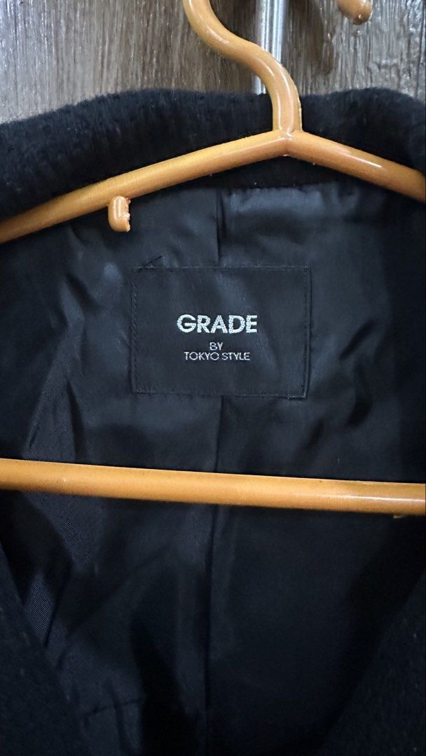 Black Structured Coat / High-Neck Wool Jacket – S-M + FREE Sweater (Category: Coats, Jackets and Outerwear) located in Muntinlupa City. Submitted by pgba_ (Listing ID 1466082732, Image 3). Description: Classic black structured coat with a clean, timeless silhouette 🖤 * Fits S–M * Can be worn high-neck or with the collar folded down * Above-knee length, falls around the thighs * Two front pockets * Structured, slightly textured fabric * Perfect f