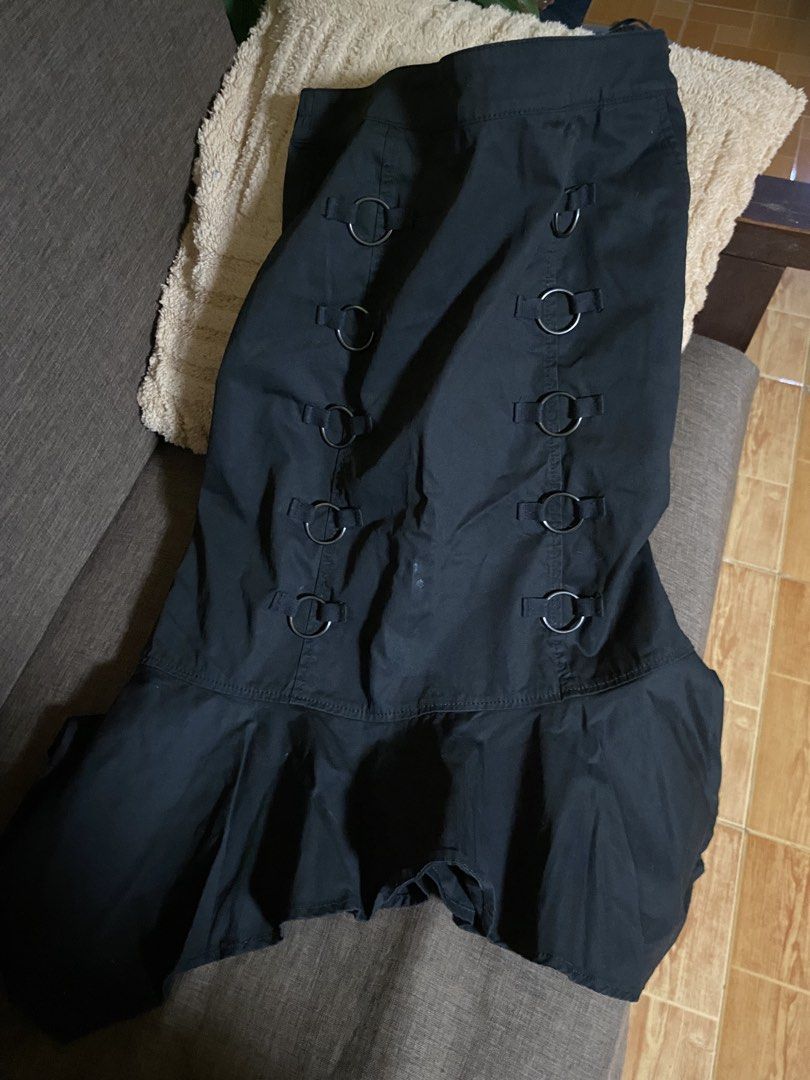 Black Tout A Coup Long Skirt (Category: Skirts) located in Siniloan. Submitted by klo.zettefinds (Listing ID 1465960401, Image 1). Description: - accent skirt - high quality fabric - best fits medium sized .