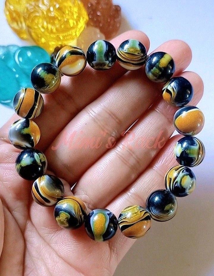 BLACK, YELLOW & WHITE SEA WILLOW BRACELET (Category: Bracelets) located in Taguig. Submitted by mimisrack (Listing ID 1466150654, Image 1). Description: 🖤💛Bold tricolor bracelet blending grounding strength, positivity, and calm balance -Black tones symbolize protection, strength, and grounding energy -Yellow tones represent optimism, confidence, and joyful vitality -White tones promote peace, clarity, and emotional harmony -Balanced color combi