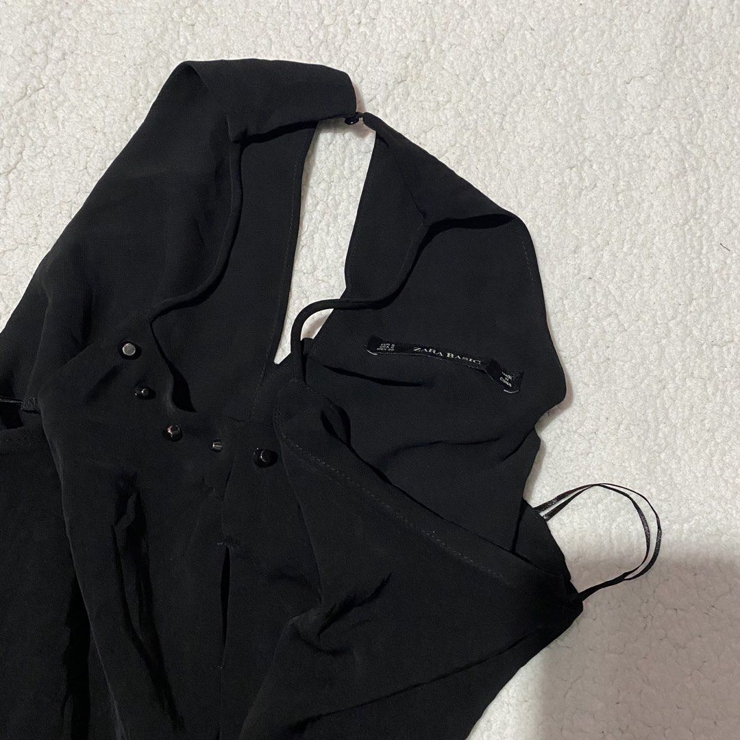 Black zara basic top (Category: Sleeveless) located in Manila. Submitted by thriftfindsbyshei-2nd (Listing ID 1466063168, Image 3). Description: Small.