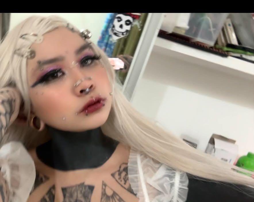 Blonde wig (Category: Announcements) located in Manila. Submitted by morocopipe (Listing ID 1466086278, Image 1). Description: .