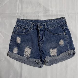 (Category: ) located in . Submitted by gbwardrobe (Listing ID 1466021930, Image 1). Description: .