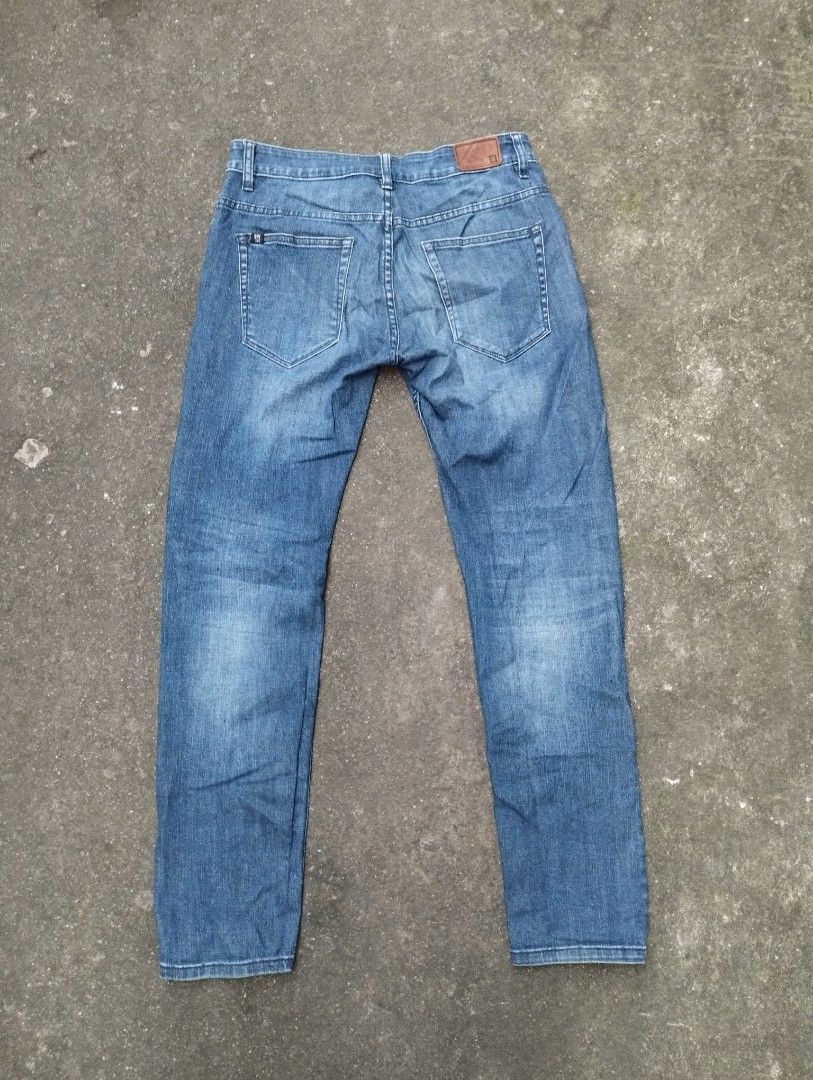 Bny Denim Jeans (Category: Jeans) located in Manila. Submitted by neil_sellingaccount (Listing ID 1466075679, Image 3). Description: 30-31 waist 39 length 10.5 tigh 6 leghole good condition no issue.