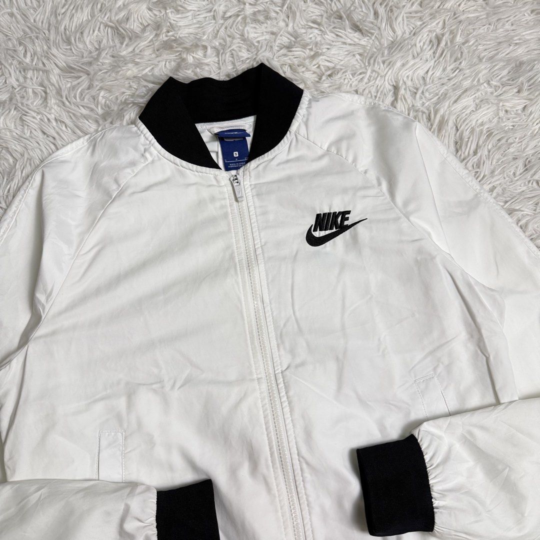 Bomber type (Category: Coats, Jackets and Outerwear) located in Baguio. Submitted by sellingtonshop (Listing ID 1466062783, Image 2). Description: s10. Nyki bomber jacket Size: S Dimes: 25*20.5 Condition: good as new Issue: none Grab: 980.