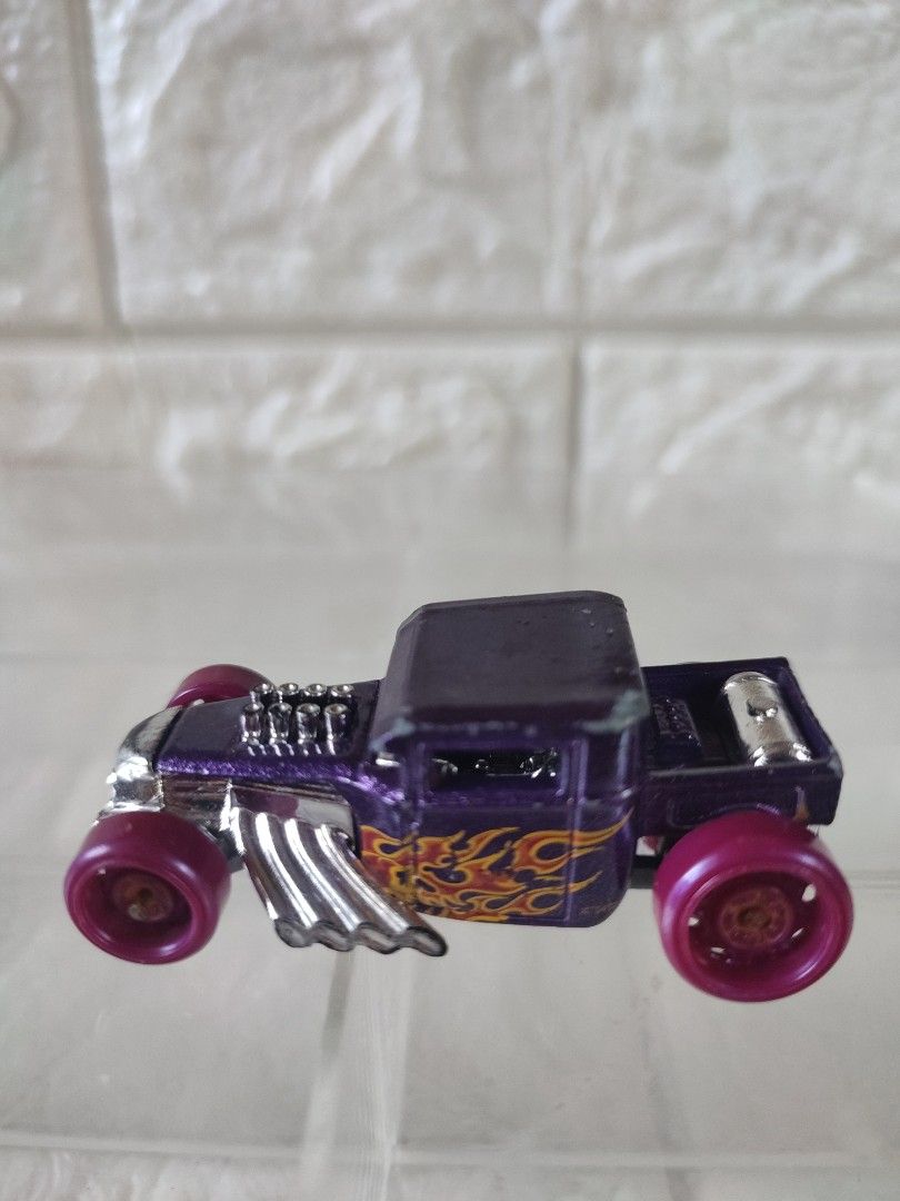 Bone shaker from 2019 multipack exclusives loose (Category: Vehicle & Diecast Models) located in Narvacan. Submitted by jigger85 (Listing ID 1465960929, Image 1). Description: 92 percent condition paint chips bought in UK loc. ilocos sur can ship thru JNT or LBC.