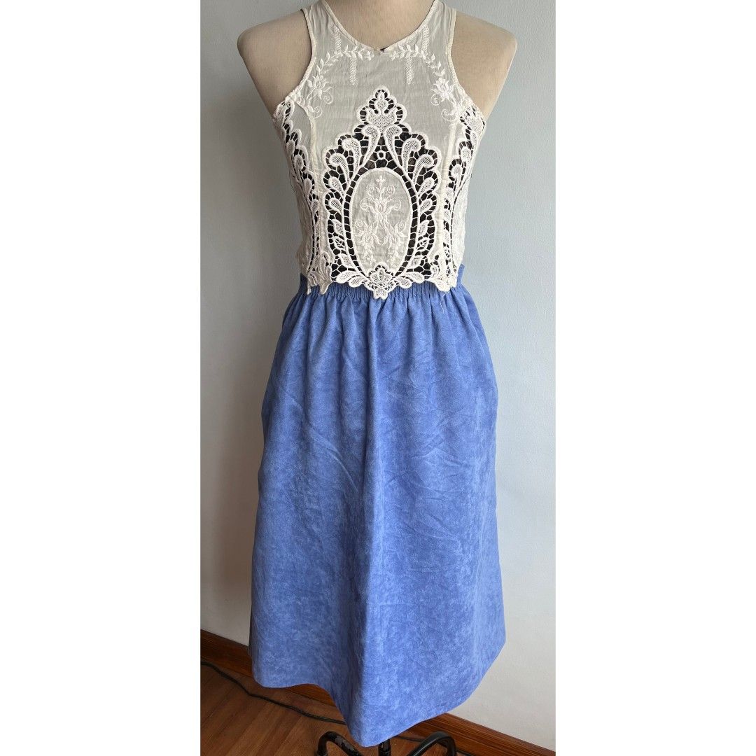 BonWorth Skirt vintage (Category: Skirts) located in Quezon City. Submitted by all_items_50_each (Listing ID 1465970782, Image 2). Description: BonWorth vintage Faux Suede Skirt With side pockets Size on tag: M Fits 27-42" Measurements posted for reference Midi - maxi length (depends on height) 💲ALL ITEMS 50 💰MOP: GCASH ➕Add shipping fee ❌NO rush shipping, meet up, haggling ✔️for rush, use grab/lalamove 🚫NO return, refund, exchange ⚠️Please ma