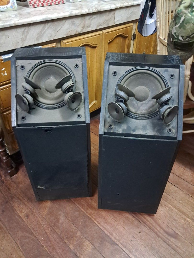 Bose 901 equalizer and 601 series 3 speakers Set (Category: Soundbars, Speakers & Amplifiers) located in Quezon City. Submitted by melmgpy (Listing ID 1466152152, Image 3). Description: Bose 601 Series 3 In great condition. Working perfectly well. Bose 901 Equalizer in unused condition.
