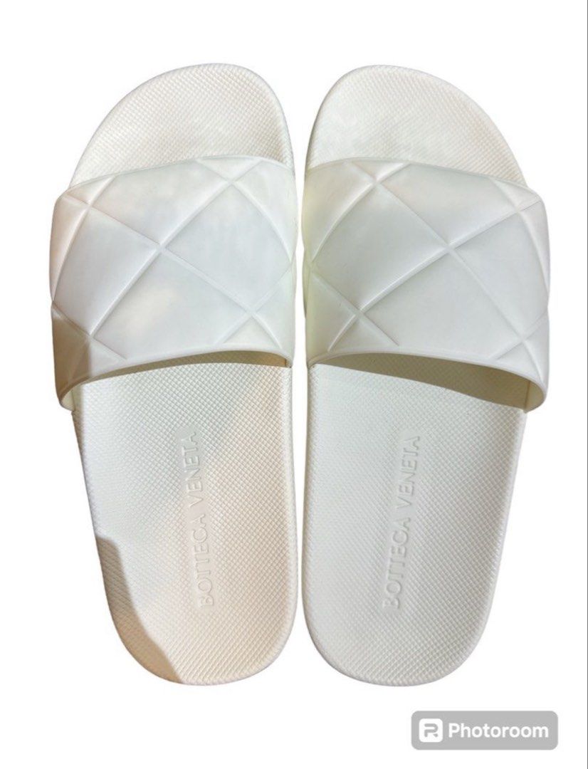 Bottega Veneta White Quilted Rubber Slides (Category: Sneakers & Footwear) located in Manila. Submitted by attypreciousyzncpa (Listing ID 1466150262, Image 3). Description: - Brand: Bottega Veneta - Color: Clean White - Style: Slip-on pool slides with signature padded cassette weave strap - Comfort: Textured footbed with debossed brand logo for extra grip and comfort - Condition: Excellent / As described - Perfect for: Casual days out, beach trip