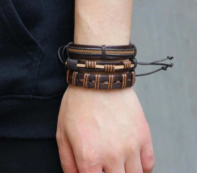 Bracelets (Category: Bracelets) located in Singapore. Submitted by gift_art_resale (Listing ID 1466090442, Image 3). Description: BRACELET 1 set of 6 pieces @ $12 Selfpick at 283 Bedok South Ave 3.