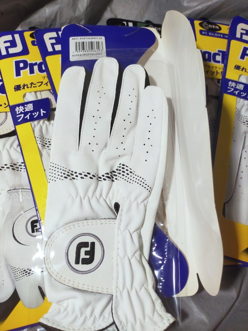 BRAND NEW Golf gloves (Category: Golf) located in Pasay City. Submitted by 22aileen (Listing ID 1466020029, Image 2). Description: BRAND+NEW++sealed,+Japan+made FJ+PracTex+7pcs+++WeatherSof+1pc Size+26+-+Right+Hand.