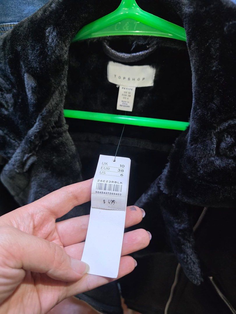 Brandnew topshop aviator (Category: Coats, Jackets and Outerwear) located in Baguio. Submitted by jelaitrift (Listing ID 1465999611, Image 3). Description: Ganda neto perfect pang travel $499 on tag S-m men M-l women .