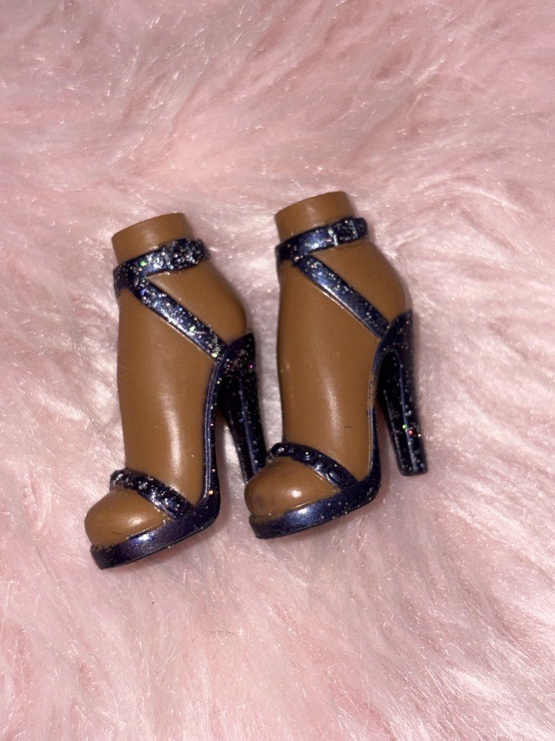 Bratz heels (Category: Designer & Blind Box Toys) located in Quezon City. Submitted by mc.dandelion (Listing ID 1466095525, Image 2). Description: 350 each Sasha - SOLD cloe - available .