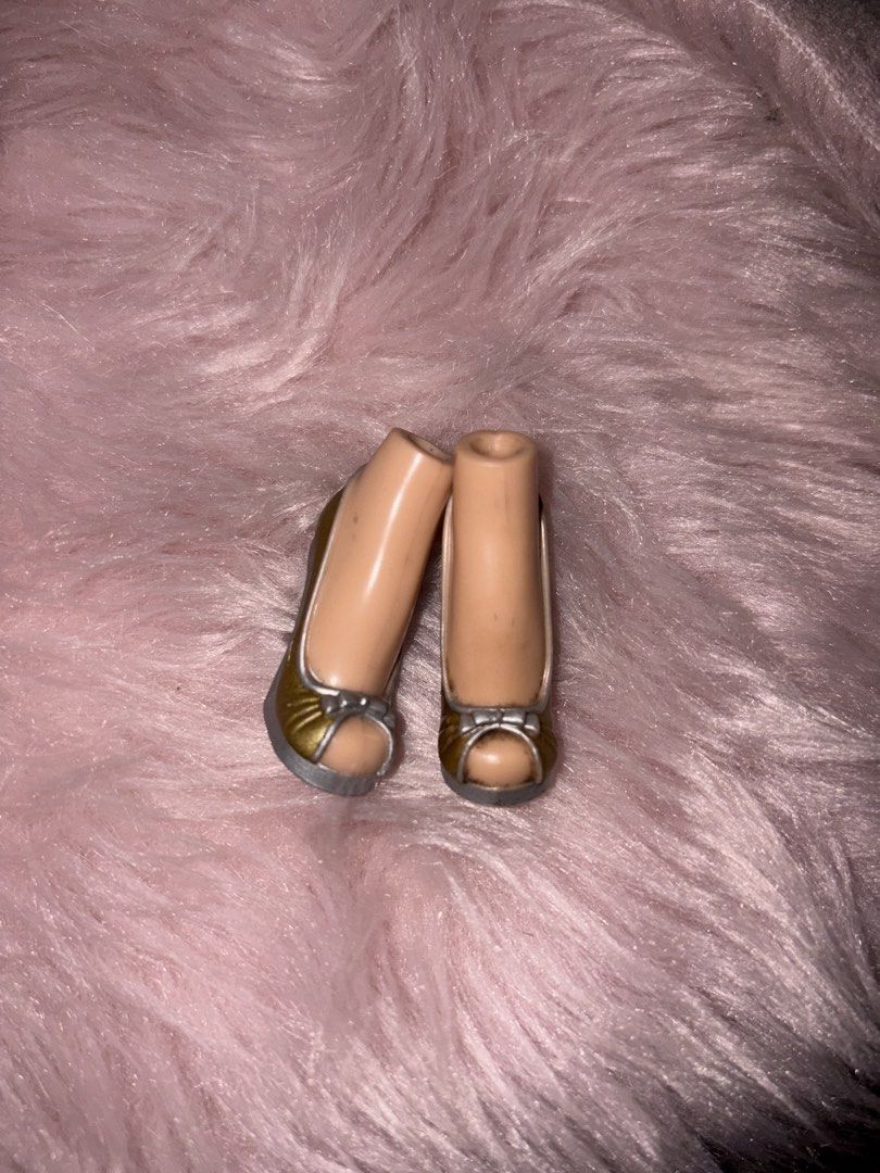 Bratz heels (Category: Designer & Blind Box Toys) located in Quezon City. Submitted by mc.dandelion (Listing ID 1466095525, Image 3). Description: 350 each Sasha - SOLD cloe - available .