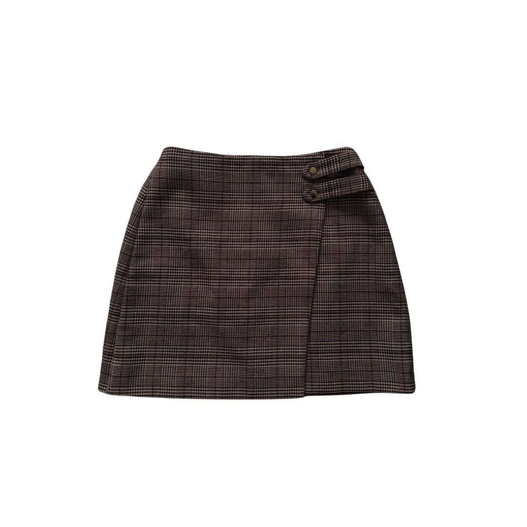 brown mini skirt (Category: Skirts) located in Rizal. Submitted by wornbyparis (Listing ID 1466018082, Image 1). Description: .