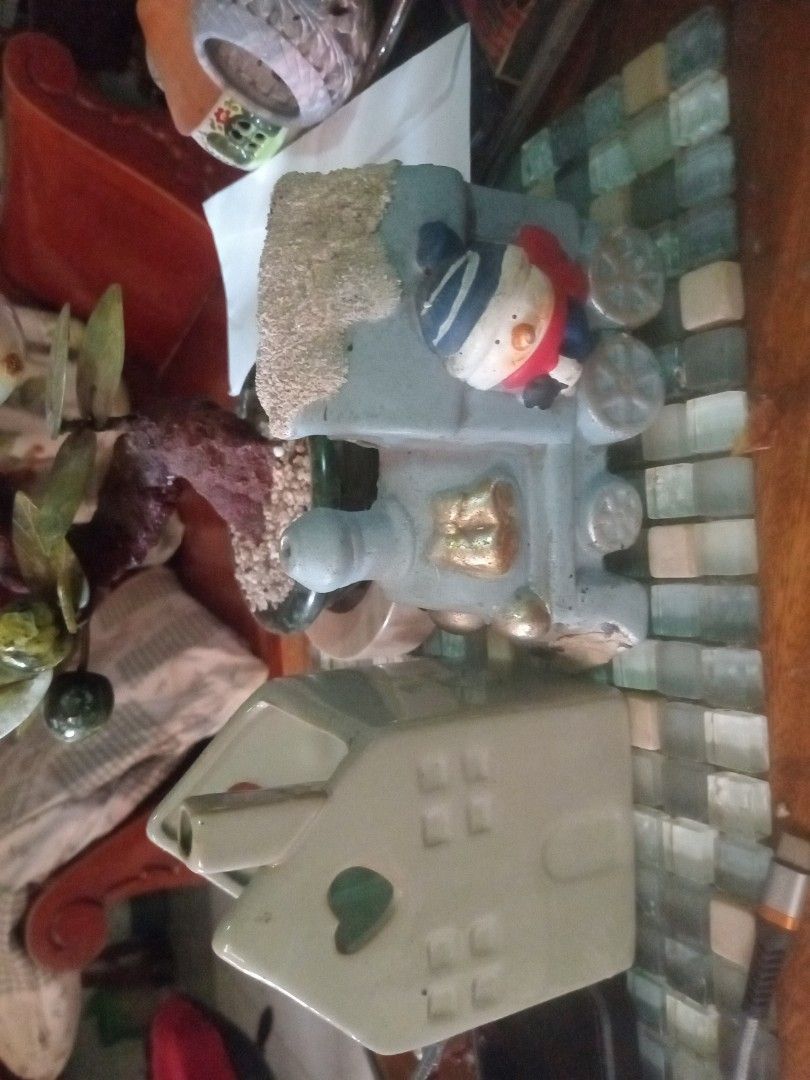 Bundle house design organizer and Christmas accent for your needs (Category: Other Home Decor) located in Manila. Submitted by padillahe35291 (Listing ID 1465975738, Image 1). Description: 5x4 and 6x4 inches size display items.