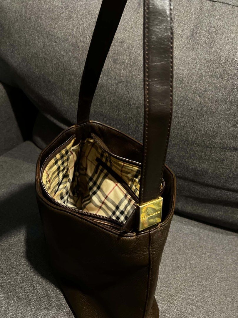 Burberry nova check leather shoulder (Category: Shoulder Bags) located in Manila. Submitted by mizmor.apparelle (Listing ID 1466107938, Image 2). Description: Authentic.