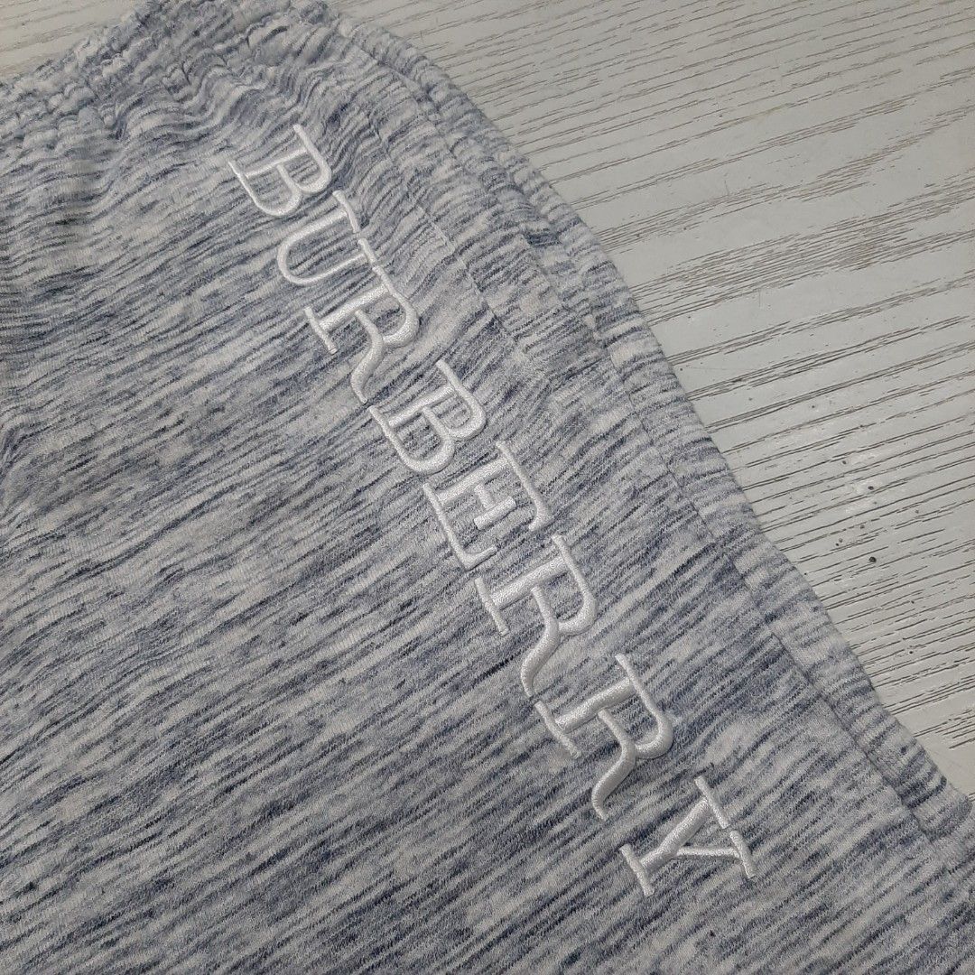 BURBERRY SWEATSHORT (Category: Shorts) located in San Carlos. Submitted by denzel999 (Listing ID 1466101650, Image 3). Description: SIZE LARGE LIKENEW NO FLAW.