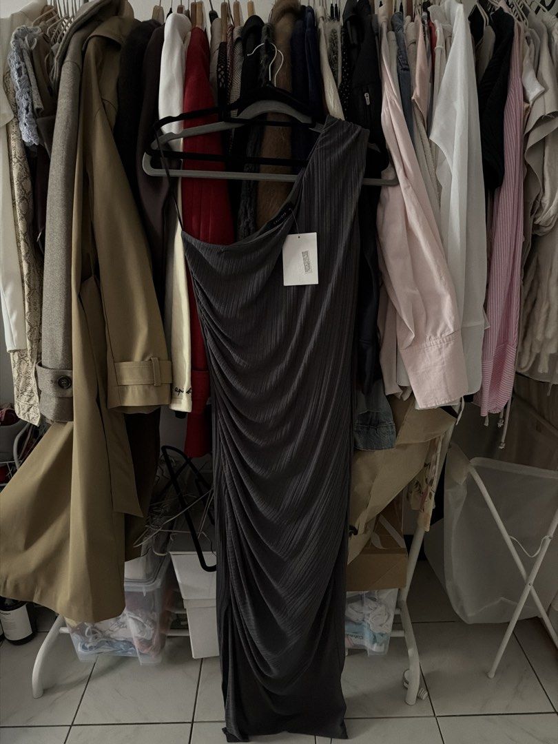 Calliope one sided dress (Category: Sleeveless) located in Las Pinas. Submitted by achee.mnl (Listing ID 1465975839, Image 1). Description: .