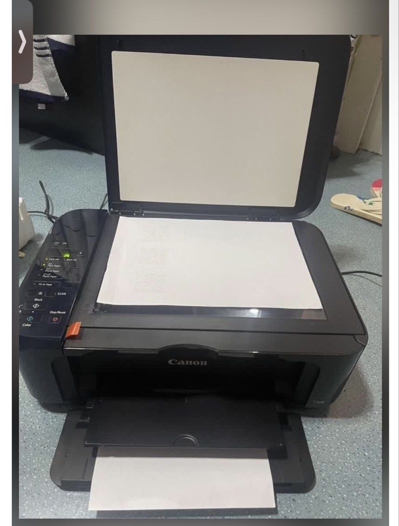 Canon Printer (Category: Printers, Scanners & Copiers) located in Antipolo. Submitted by marj_11 (Listing ID 1466101257, Image 1). Description: gumagana pa to when we kept. lagyan nyo nlng ink/cartridge or switch nyo into continues one. with box.